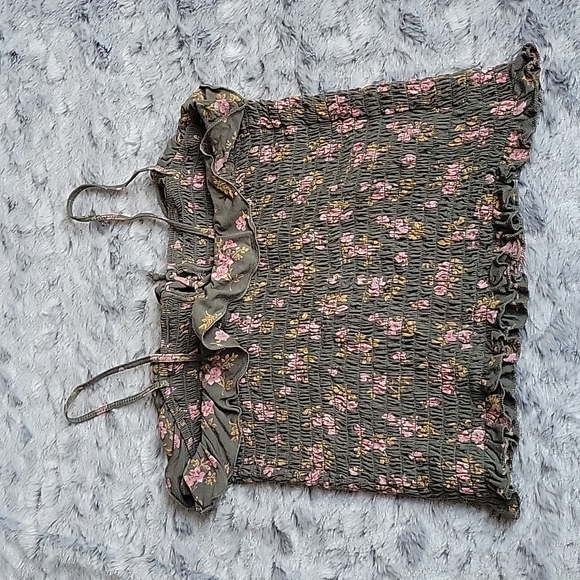 American Eagle Green/Pink Smocked Floral Crop Top, Women's Medium, EUC! - Picture 6 of 6